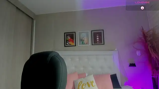 emma  smith1 online show from March 3, 2026, 2:34 pm