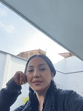 Snapshot of LIAH_IZUMI chatting on March 22, 2026, 12:52 pm LIAH IZUMI online show from March 22, 2026, 12:52 pm