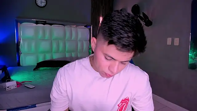 Snapshot of Niicky1_ chatting on November 16, 2025, 2:33 pm Niicky1 online show from November 16, 2025, 2:33 pm