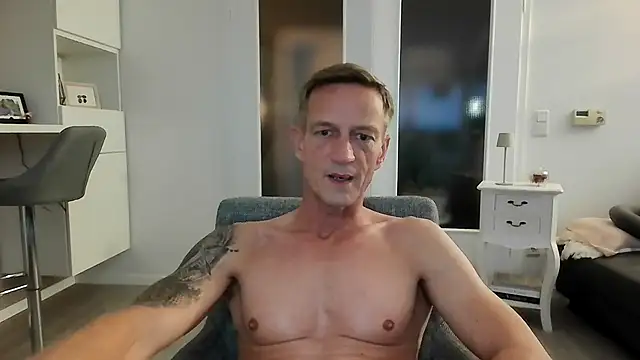 Snapshot of dirks71 chatting on September 8, 2025, 5:12 pm dirks71 online show from September 8, 2025, 5:12 pm