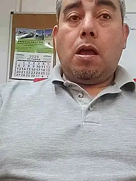 Snapshot of Manolete007x chatting on November 7, 2025, 8:42 pm Manolete007x online show from November 7, 2025, 8:42 pm