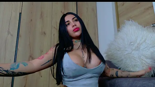 Sofhia cruz online show from January 4, 2025, 2:46 pm