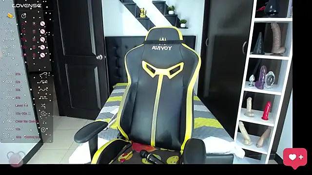 Snapshot of kendalladam chatting on September 25, 2025, 8:23 pm kendalladam online show from September 25, 2025, 8:23 pm