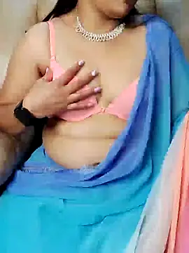 Traditional Housewife  online show from January 31, 2025, 2:39 pm