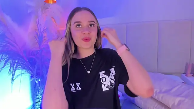 sofia pamela online show from March 11, 2025, 1:16 am