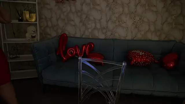 RosieMoons online show from February 9, 2026, 8:35 pm