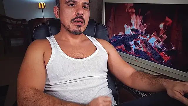 officeman7 online show from December 25, 2024, 8:28 pm