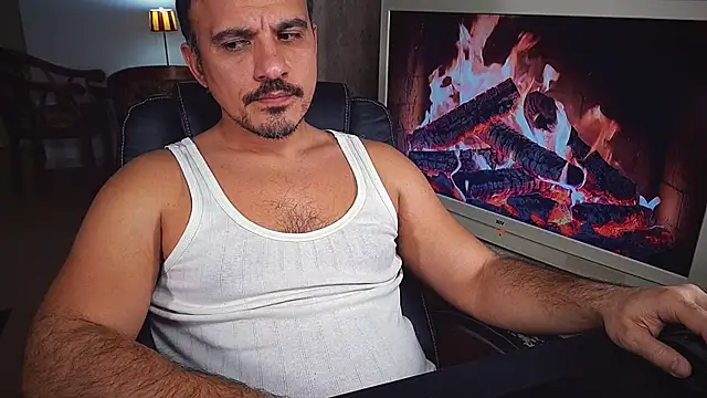 officeman7 online show from January 8, 2025, 5:05 pm