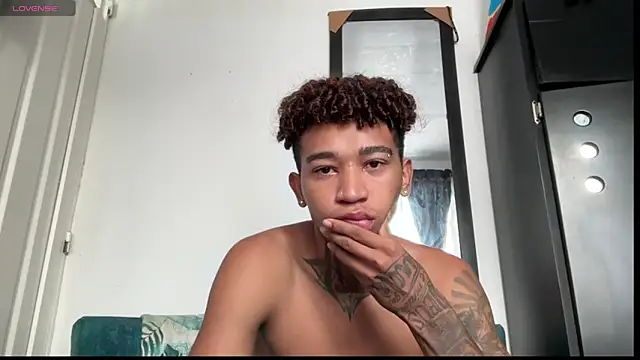 Snapshot of sexy_blacks_ chatting on November 8, 2025, 12:05 pm sexy blacks online show from November 8, 2025, 12:05 pm