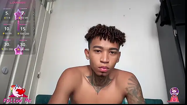 Snapshot of sexy_blacks_ chatting on November 25, 2025, 12:16 pm sexy blacks online show from November 25, 2025, 12:16 pm