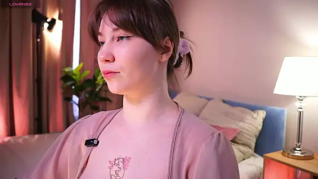 askaudrey  online show from March 26, 2026, 1:49 pm