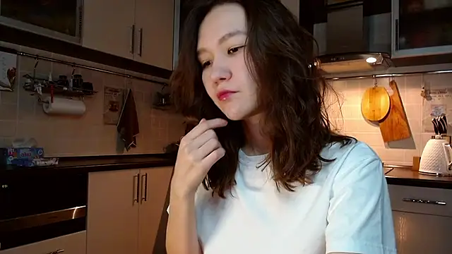 Snapshot of Kelly_Yon chatting on March 13, 2025, 10:10 pm Kelly Yon online show from March 13, 2025, 10:10 pm