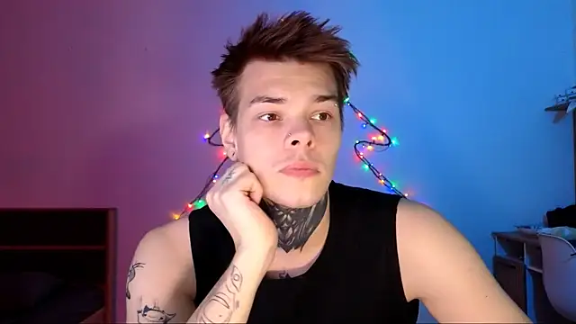 DENIS HERE online show from December 3, 2025, 5:37 am