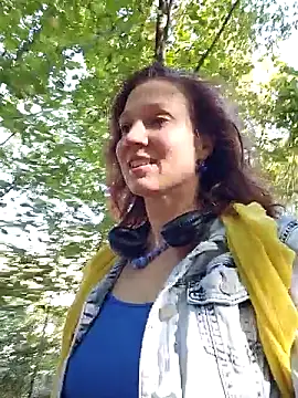 Snapshot of Exhibitionsplit chatting on October 28, 2025, 11:58 am Exhibitionsplit online show from October 28, 2025, 11:58 am