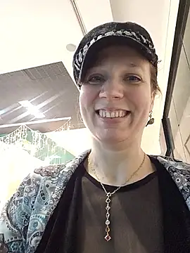 Exhibitionsplit online show from December 18, 2025, 12:55 pm