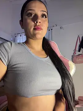 Snapshot of violet-333 chatting on November 25, 2025, 5:57 pm violet-333 online show from November 25, 2025, 5:57 pm