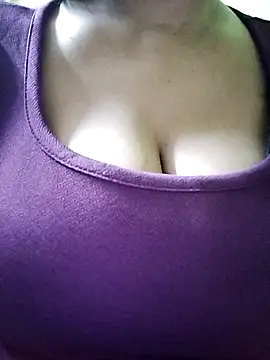 Snapshot of Shreya727 chatting on October 21, 2025, 7:58 pm Shreya727 online show from October 21, 2025, 7:58 pm