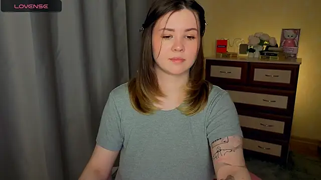 cutie mili online show from April 25, 2026, 10:40 am