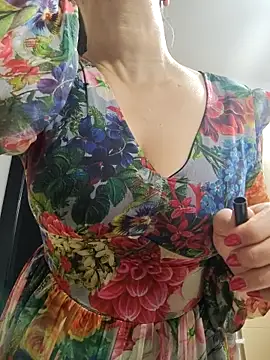 Snapshot of scarlett_moore chatting on October 3, 2025, 1:19 pm scarlett moore online show from October 3, 2025, 1:19 pm