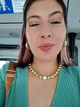 Snapshot of scarlett_moore chatting on October 4, 2025, 1:31 pm scarlett moore online show from October 4, 2025, 1:31 pm