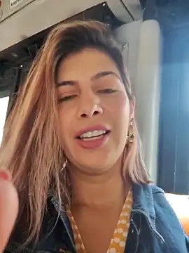 Snapshot of scarlett_moore chatting on October 19, 2025, 2:40 pm scarlett moore online show from October 19, 2025, 2:40 pm