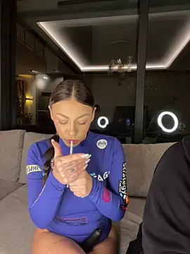 Snapshot of SexOnMyLvL chatting on February 4, 2026, 9:31 pm SexOnMyLvL online show from February 4, 2026, 9:31 pm