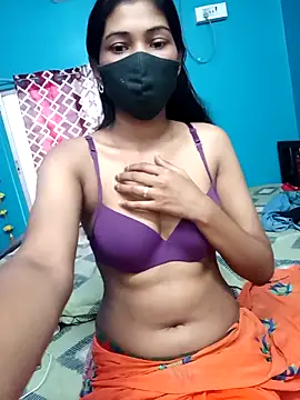 Snapshot of Triha_18 chatting on September 25, 2025, 4:49 am Triha 18 online show from September 25, 2025, 4:49 am