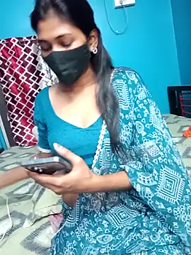 Snapshot of Triha_18 chatting on September 25, 2025, 5:27 pm Triha 18 online show from September 25, 2025, 5:27 pm