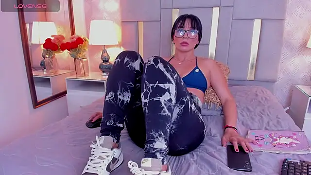 Snapshot of Camilaa_Sanchez_ chatting on January 31, 2025, 12:18 pm Camilaa Sanchez online show from January 31, 2025, 12:18 pm