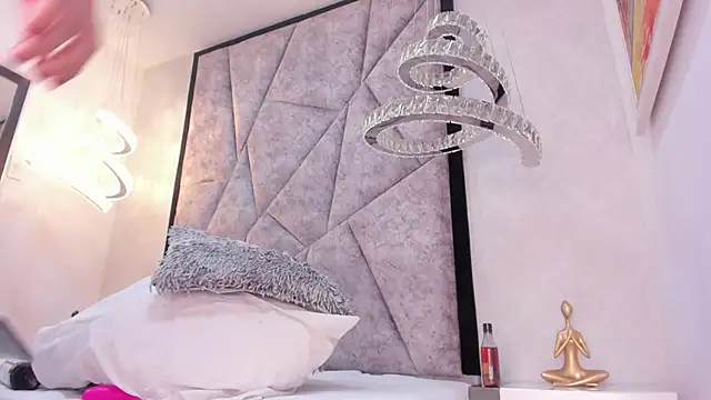 Snapshot of Camilaa_Sanchez_ chatting on February 4, 2025, 5:12 pm Camilaa Sanchez online show from February 4, 2025, 5:12 pm