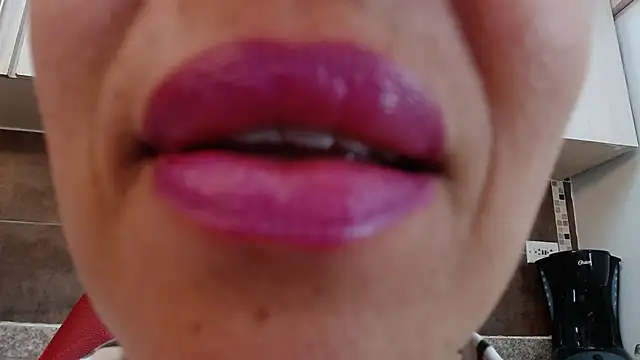 Lizeth Bels online show from November 12, 2025, 10:37 am