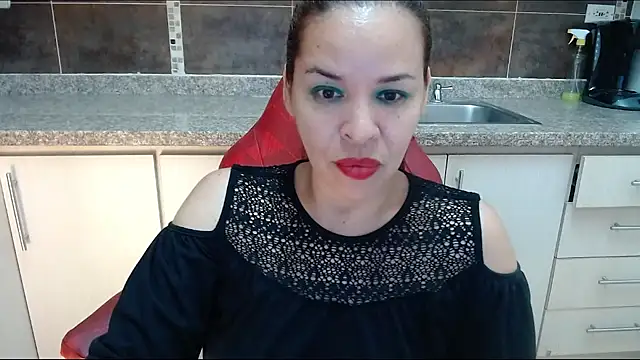 Snapshot of Lizeth_Bels chatting on June 17, 2026, 7:37 pm Lizeth Bels online show from June 17, 2026, 7:37 pm