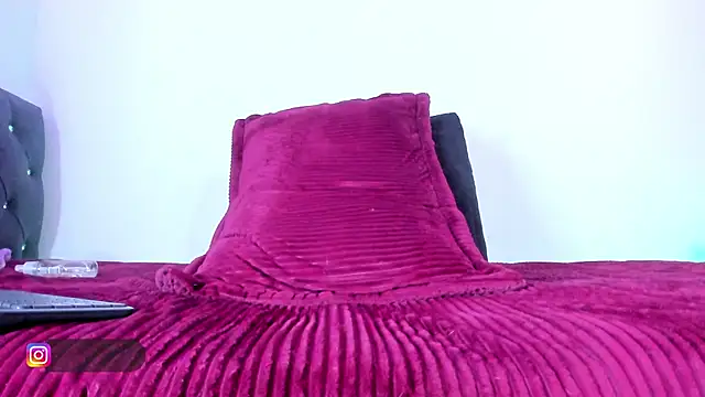 Snapshot of mariana_preciado chatting on February 7, 2025, 6:02 pm mariana preciado online show from February 7, 2025, 6:02 pm