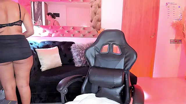 AmelyaMann online show from April 16, 2026, 12:39 pm