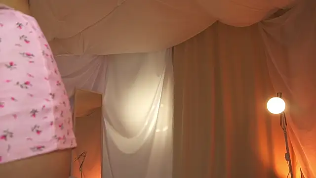 Snapshot of arizonasunrise chatting on December 10, 2024, 11:51 pm arizonasunrise online show from December 10, 2024, 11:51 pm