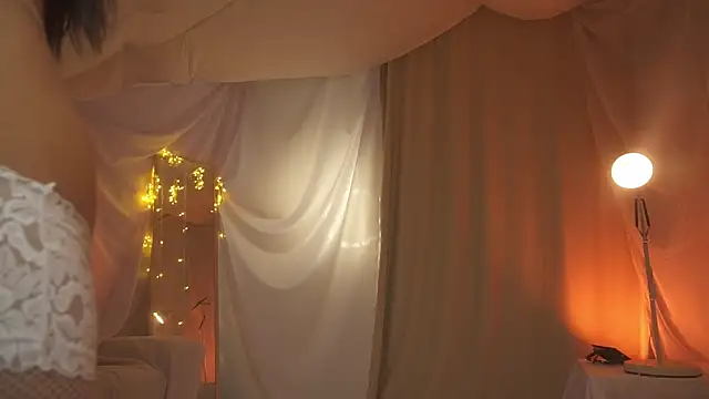 Snapshot of arizonasunrise chatting on February 18, 2025, 12:15 am arizonasunrise online show from February 18, 2025, 12:15 am