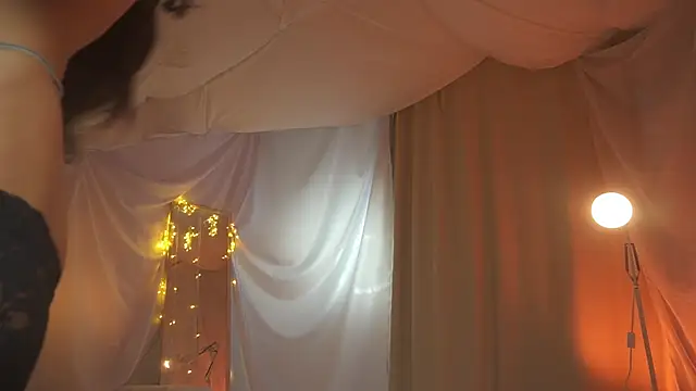 Snapshot of arizonasunrise chatting on March 16, 2025, 10:42 pm arizonasunrise online show from March 16, 2025, 10:42 pm