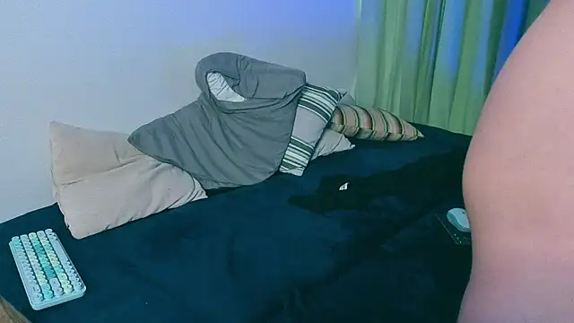 Snapshot of Samuel_Andrew chatting on January 7, 2025, 5:01 am Samuel Andrew online show from January 7, 2025, 5:01 am