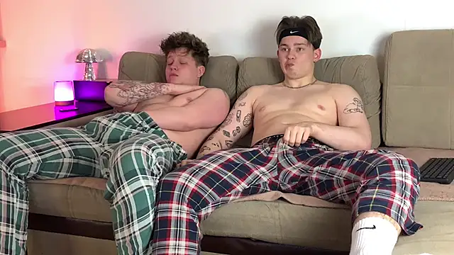 Snapshot of twoguyspleasure chatting on March 3, 2025, 6:12 pm twoguyspleasure online show from March 3, 2025, 6:12 pm