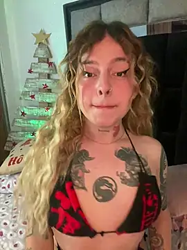 Snapshot of Bonnie_vega chatting on December 19, 2024, 8:02 pm Bonnie vega online show from December 19, 2024, 8:02 pm