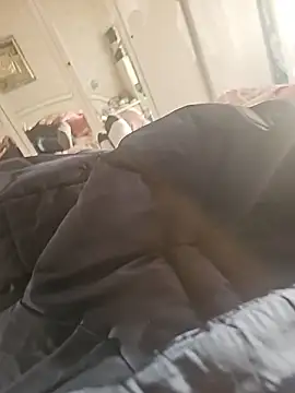 mia69x online show from November 6, 2025, 3:02 pm