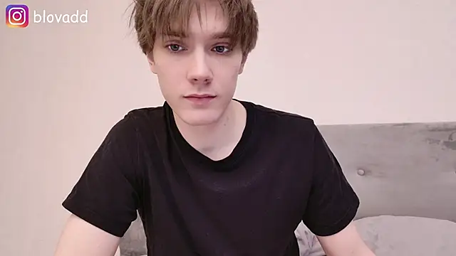 Snapshot of callmenineoneseven chatting on February 25, 2026, 5:17 am callmenineoneseven online show from February 25, 2026, 5:17 am