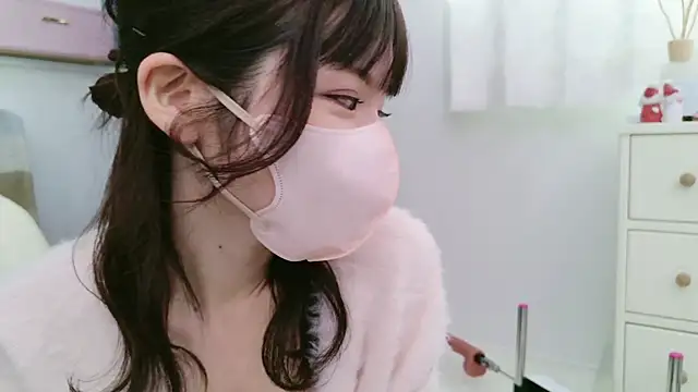 -minami- online show from December 22, 2024, 3:11 am