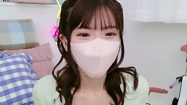 -minami- online show from March 18, 2025, 12:14 pm