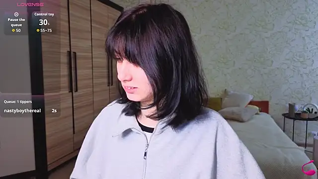 Snapshot of JulisSweet chatting on October 23, 2025, 7:29 am JulisSweet online show from October 23, 2025, 7:29 am