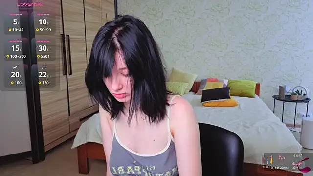 Snapshot of JulisSweet chatting on November 7, 2025, 8:03 am JulisSweet online show from November 7, 2025, 8:03 am