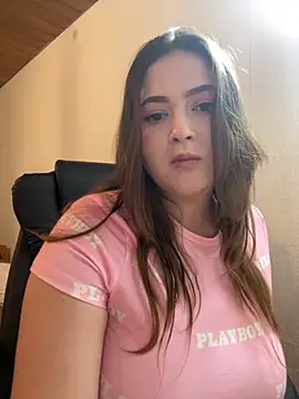 Kamilla Loop online show from October 29, 2025, 9:38 pm