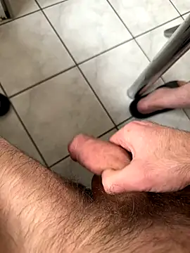 Snapshot of train2whor3 chatting on November 17, 2025, 11:38 am train2whor3 online show from November 17, 2025, 11:38 am