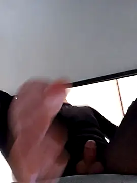 Snapshot of URETHRAL chatting on November 14, 2025, 6:01 am URETHRAL online show from November 14, 2025, 6:01 am