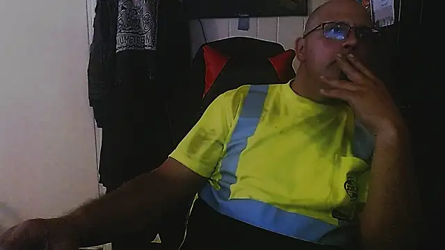 Snapshot of KrazyLegz chatting on September 23, 2025, 8:45 pm KrazyLegz online show from September 23, 2025, 8:45 pm